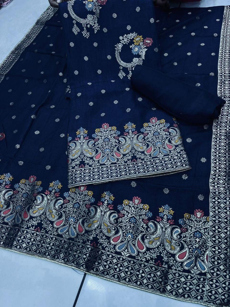 WhatsApp Image 2024-09-24 at 18.44.52_03cb1848 Dola silk banarsi meena - 555000075 - Image 1