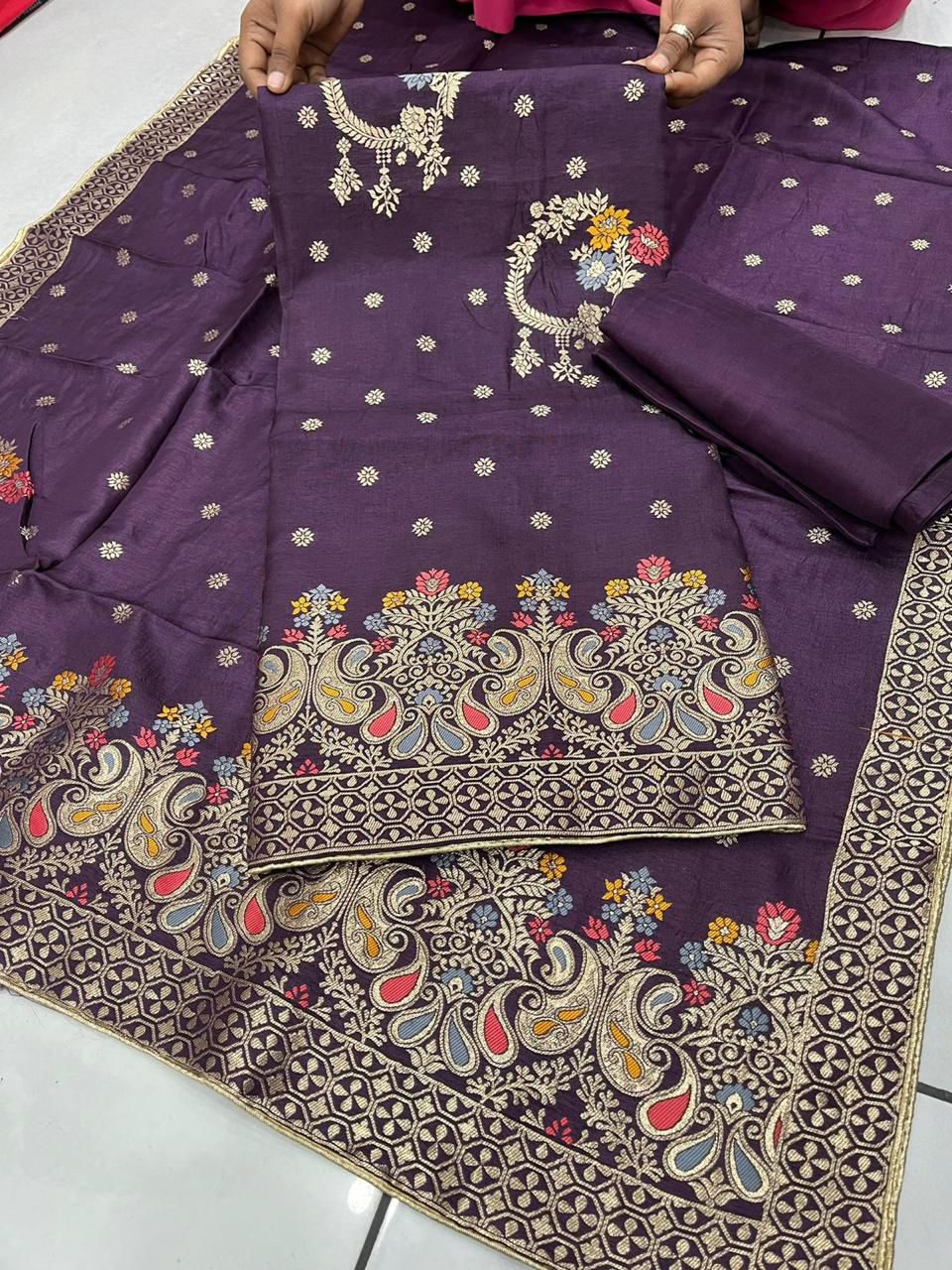 WhatsApp Image 2024-09-24 at 18.44.52_0c0ec15e Dola silk banarsi meena - 555000074 - Image 1